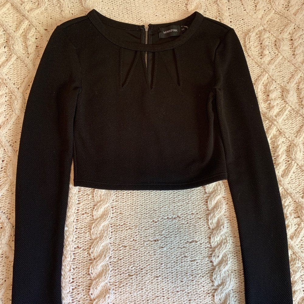 {Mink Pink} Keyhole Long Sleeve Zip-up Crop Top